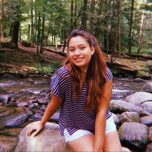 Meet your Posher, Gabriela